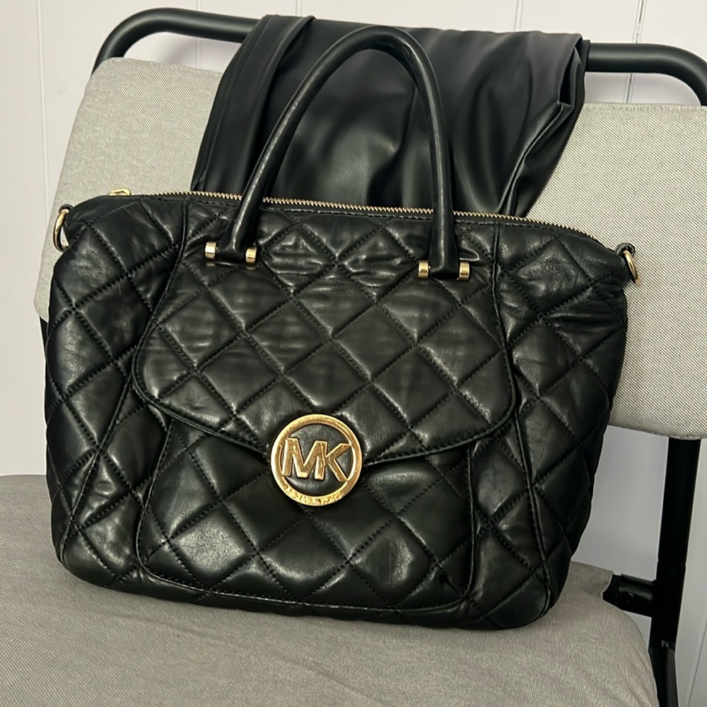 Michael Kors black quilted bag in beautiful condition